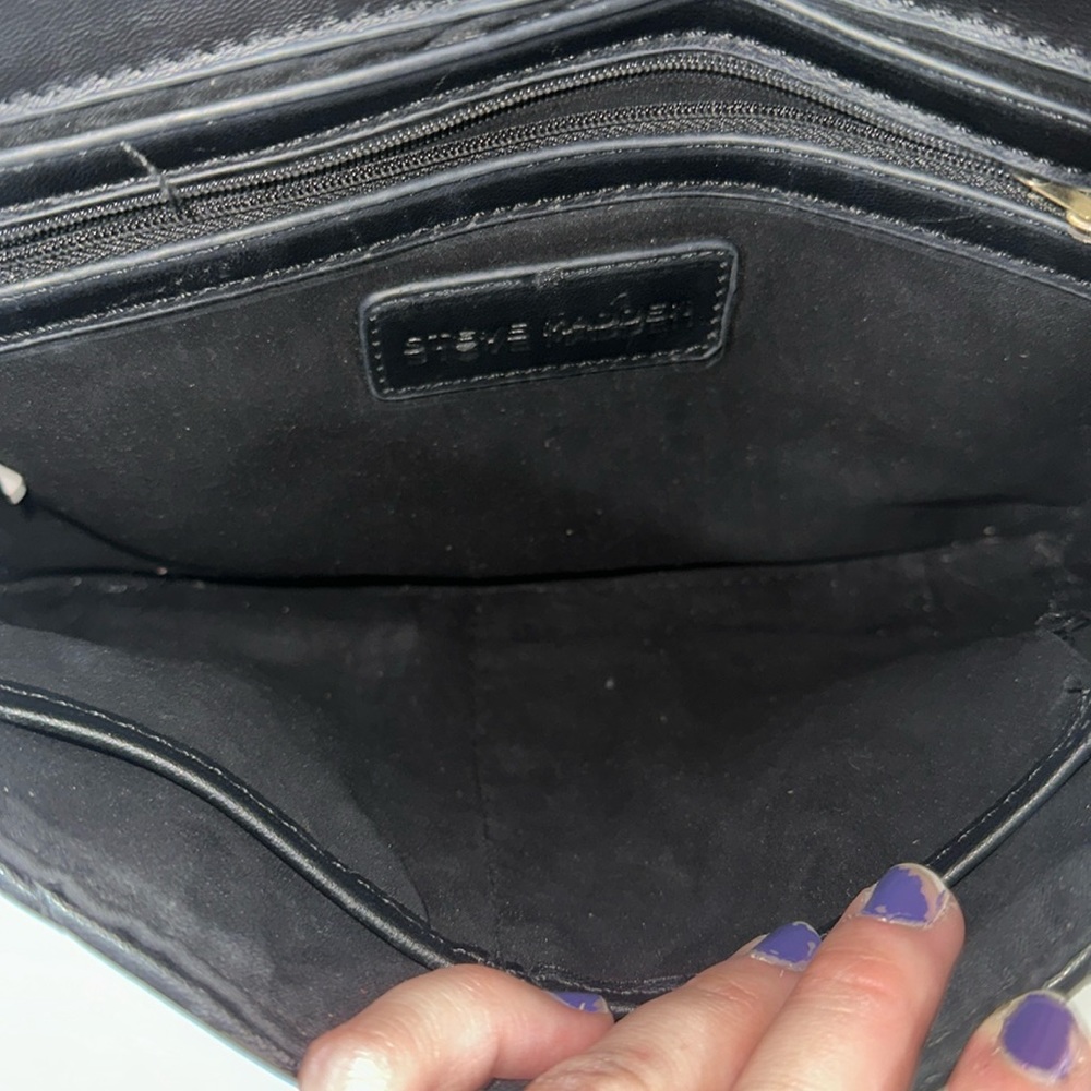 ⭐️SOLD⭐️
Steve Madden Black and Gold Crossbody - Picture 12 of 14